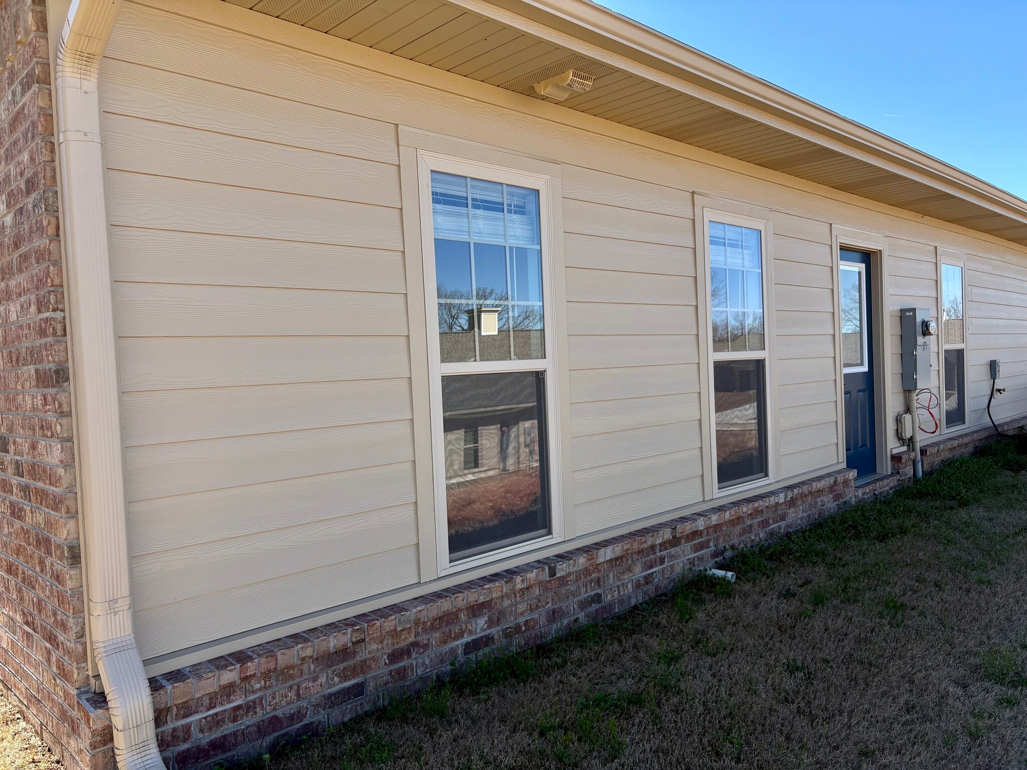 Back of house - 1906 Ontario Ct