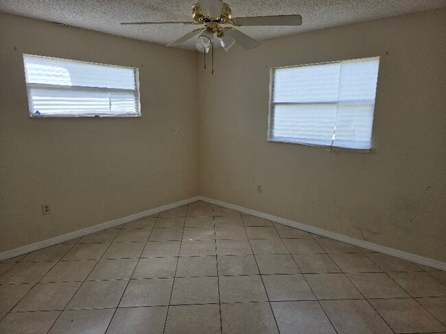 Building Photo - 8140 Medford Dr