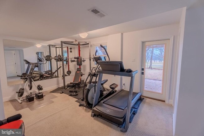 Building Photo - 308 Old Court House Rd NE