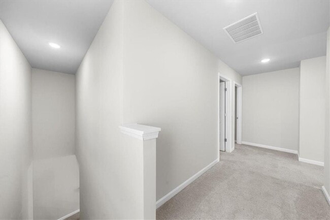 Building Photo - 210 Vickery Ln