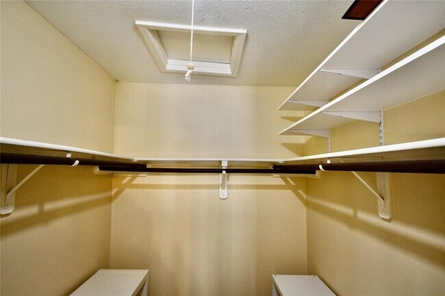 Building Photo - 1818 Augusta Dr