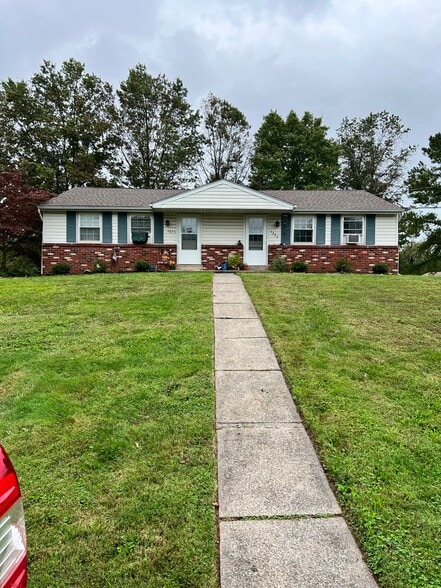 Building Photo - 1627 Seven Corner Rd