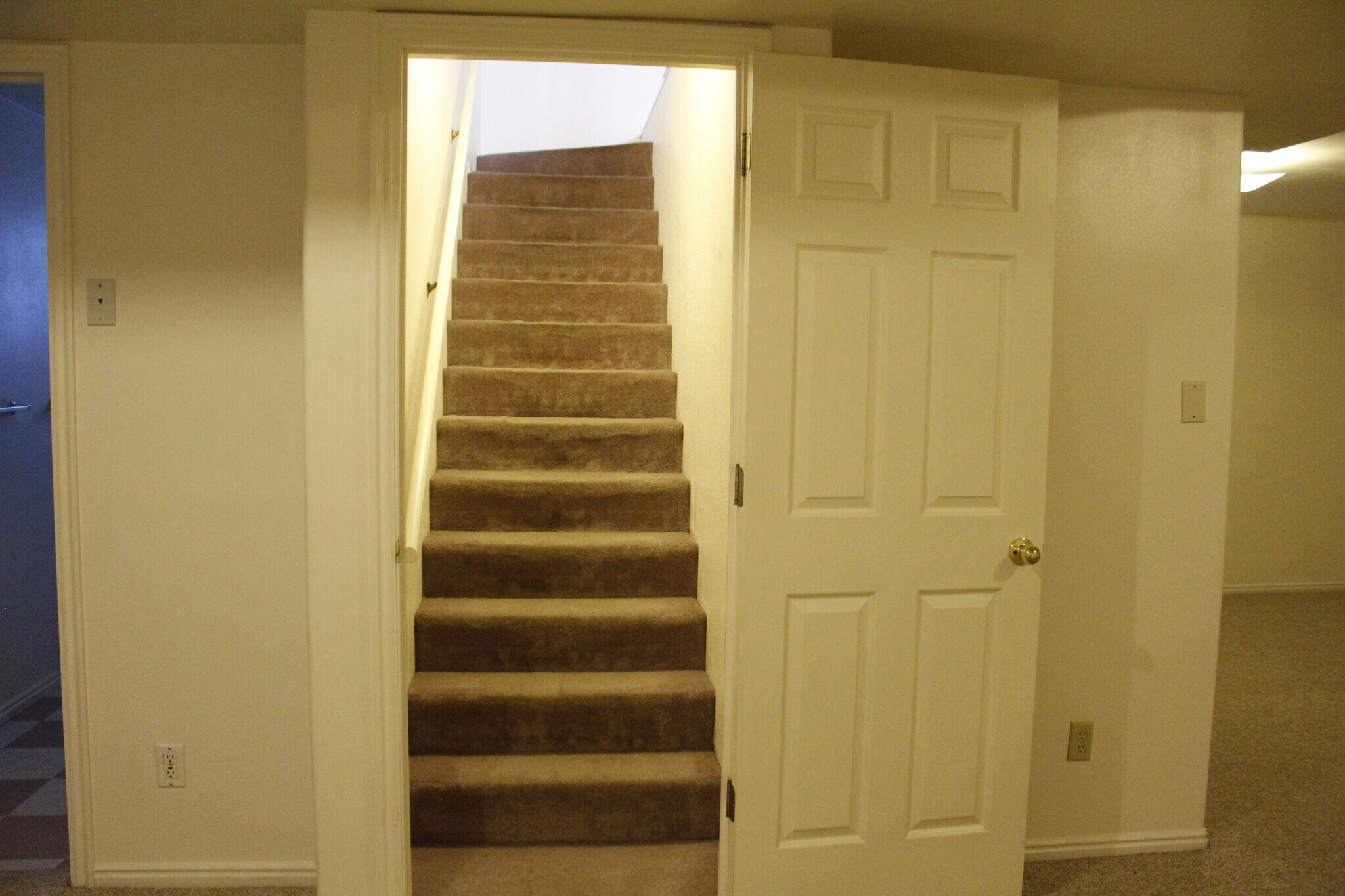 Stairs from kitchen to basement - 4616 N Tumbleweed Dr