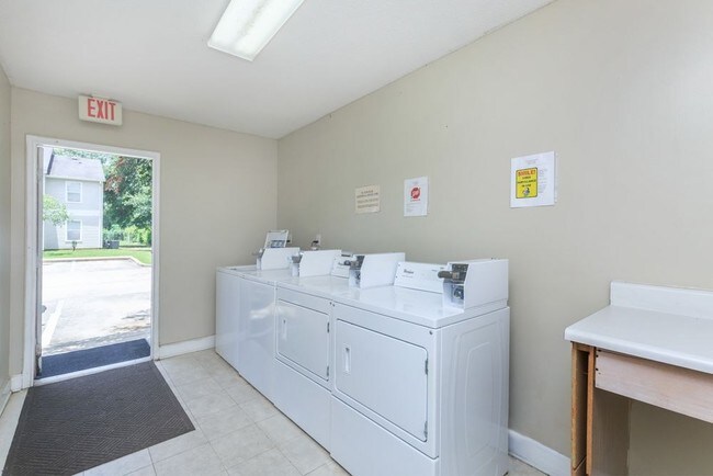 Building Photo - 100 Dairy Rd