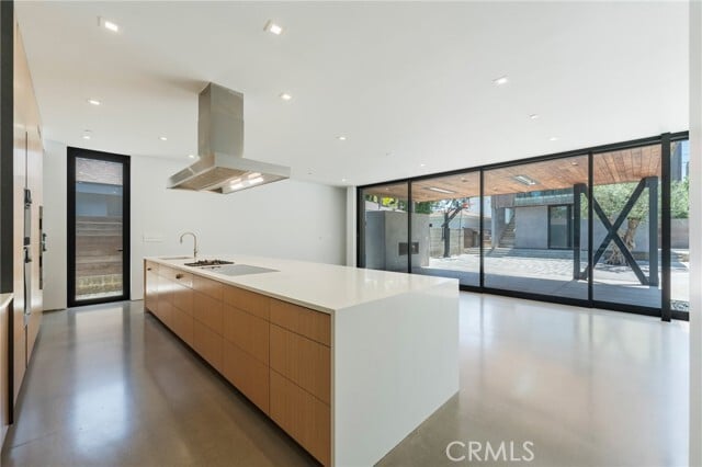 Building Photo - 762 Rosecrans Ave