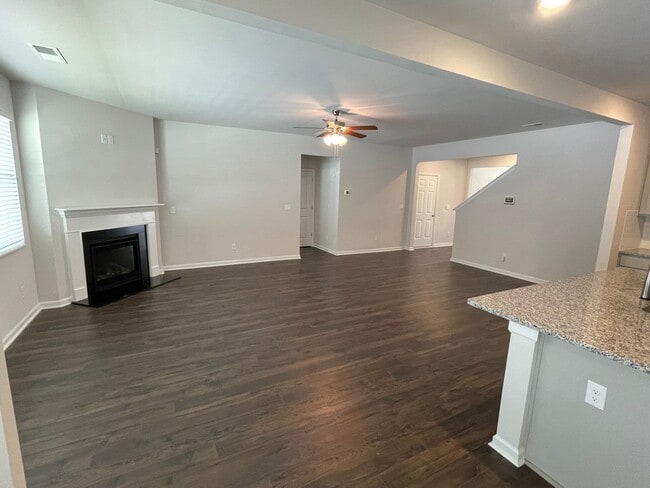 Building Photo - 344 Bonhill St
