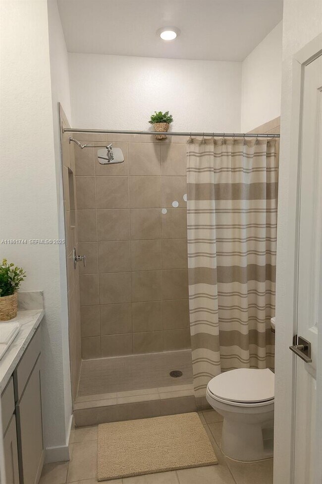 Building Photo - 540 NE 5th Terrace