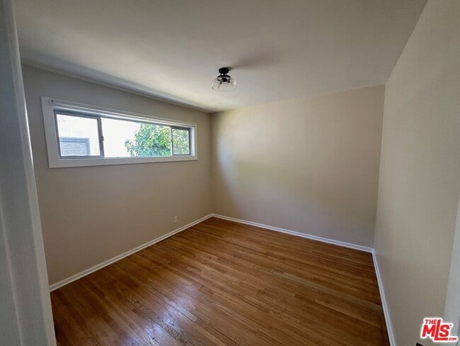 Building Photo - 3169 S Bentley Ave