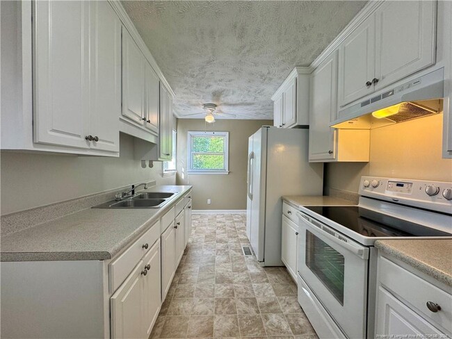 Building Photo - 805 Minurva Ct