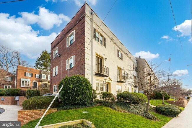 Building Photo - 4950 Bradley Blvd
