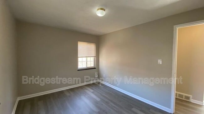 Building Photo - 167 W Hudson Ave