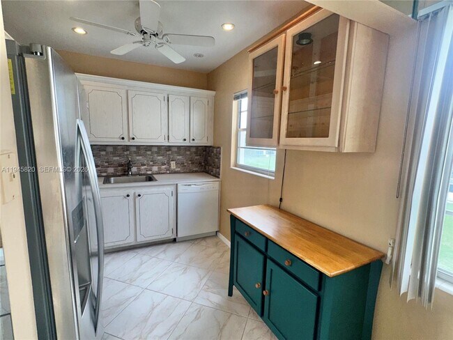 Building Photo - 248 Brighton F