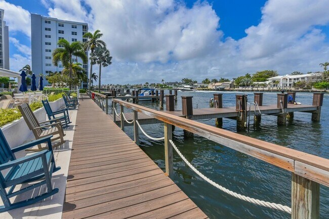 Building Photo - 3300 S Ocean Blvd