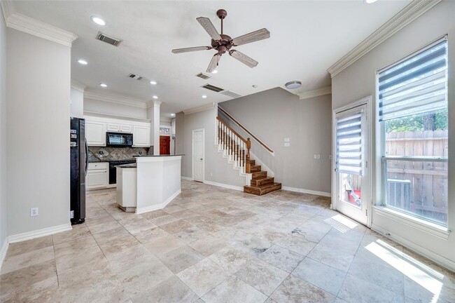 Building Photo - 1811 Gentryside Dr