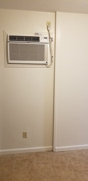 Building Photo - 1510 Haldon St