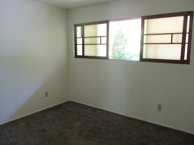 Building Photo - Lake Murray Condos. Spacious 2 Bdr 1 Ba 1s...