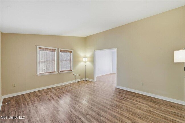 Building Photo - 1206 Arlington St