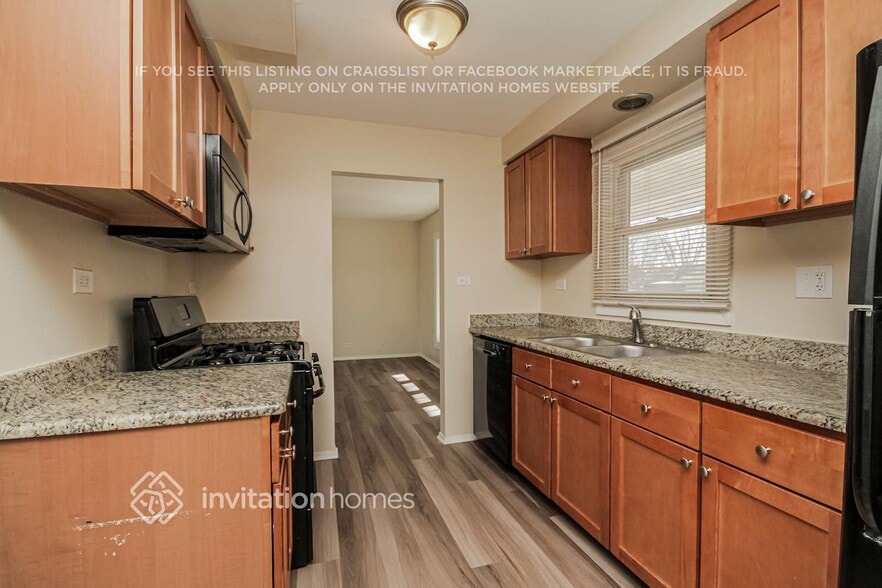 Building Photo - 575 Cochise Pl