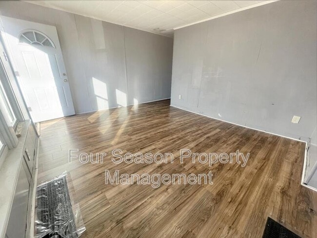 Building Photo - 304(a) South Locust St