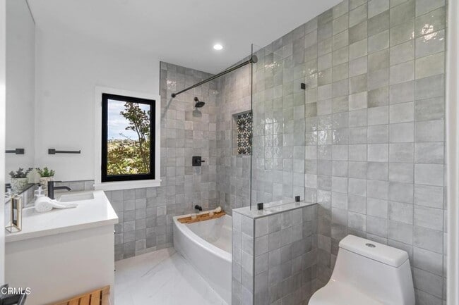 Building Photo - 4480 Sunnycrest Dr
