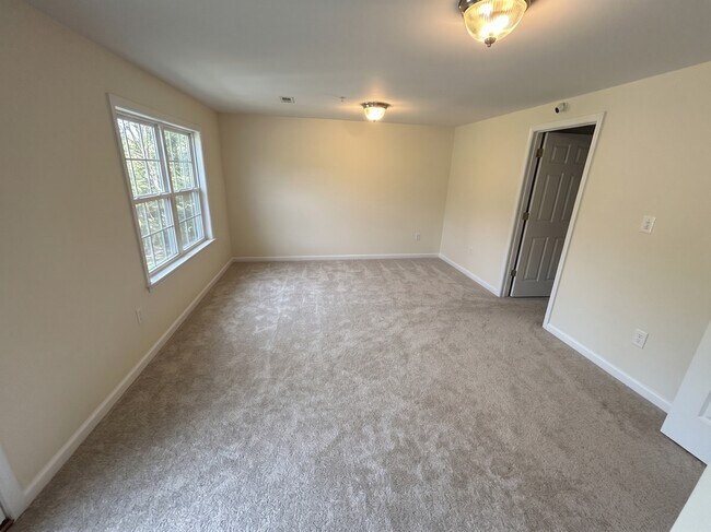 Building Photo - 9513 Brigadoon Ln