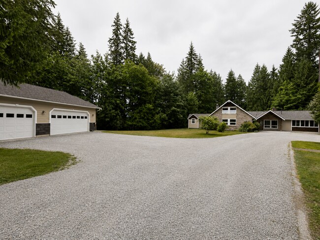 Building Photo - Private Arlington Retreat