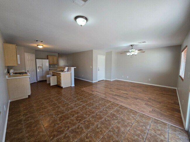 Building Photo - A Fabulous 4 Bedroom Home in N.Las Vegas 1 Bedroom Downstairs.