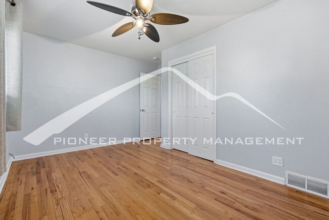 Building Photo - Lovely Single Family Home Fenced in Yard and Central AC