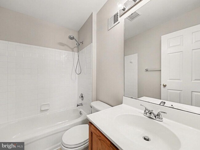 Building Photo - 5641 Eppes Island Pl