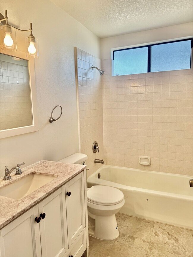 Building Photo - 023rd St 1253