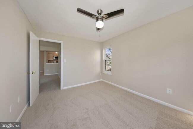 Building Photo - 1601 Carriage House Terrace