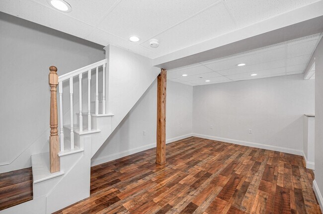 Building Photo - 12 Broadway St