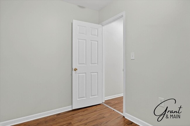 Building Photo - 3 bedroom ranch $1175