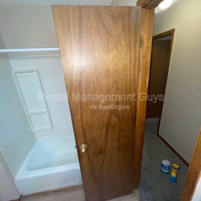 Building Photo - 3319 Longfellow Ave