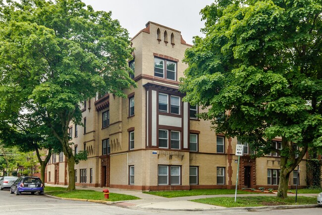 Primary Photo - 6750 N Hermitage Ave