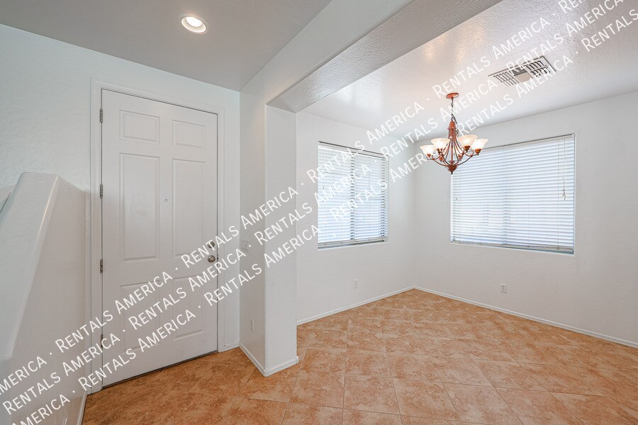 Building Photo - 591 S Buena Vista Ct