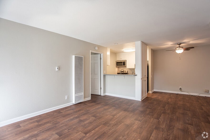 Primary Photo - Charter Oaks Apartments