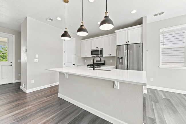 Building Photo - $2,940.95 with $300 off for the first month's rent, 3 Beds - 3 Baths, Single Family Home in Erie ...