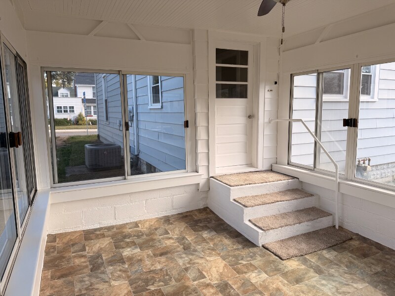 Building Photo - 118 E Jefferson St