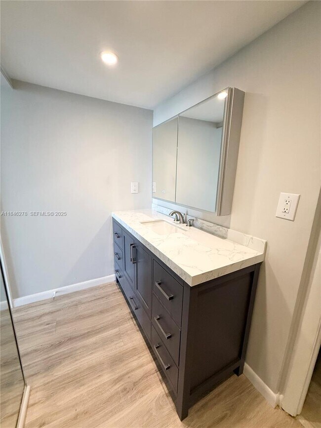 Building Photo - 1600 S Ocean Dr