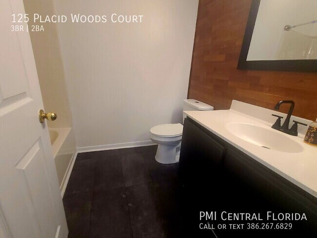 Building Photo - 125 Placid Woods Ct