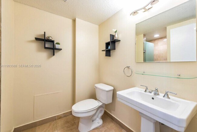 Building Photo - 1500 Ocean Dr