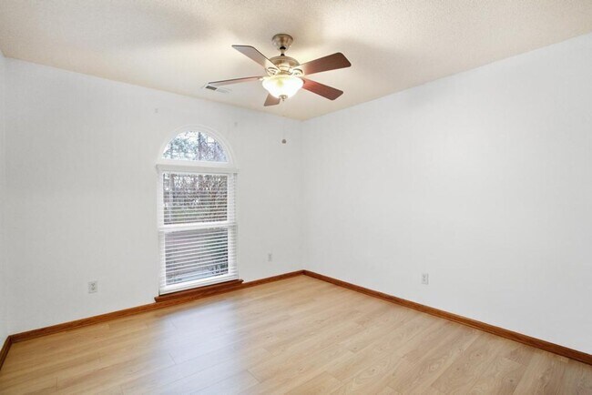 Building Photo - Community Water Access! Gorgeous Home!