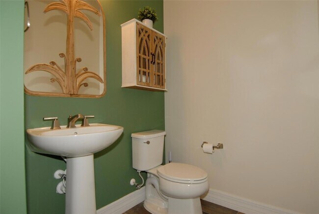 Building Photo - 4628 Pinehurst Trl E