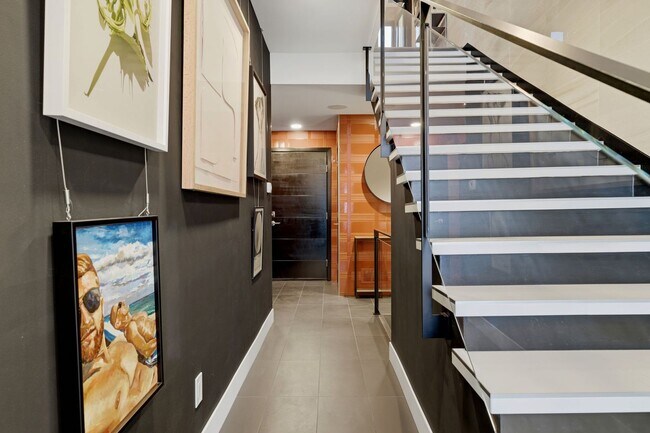 Building Photo - Luxury Furnished Rental in the Heart of Denver - Custom finishes meets undeniable style!