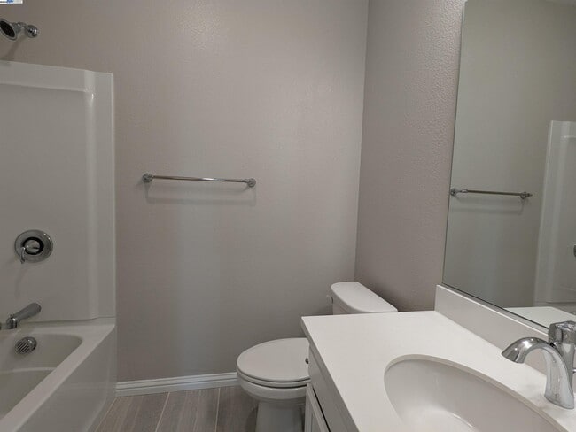 Building Photo - 5840 Virtual Ln