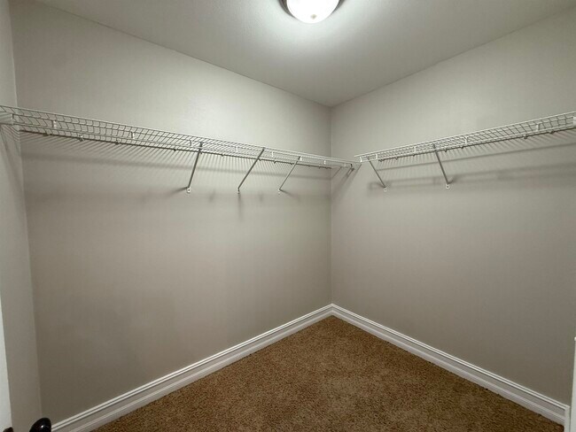 Building Photo - 37 Cochise St