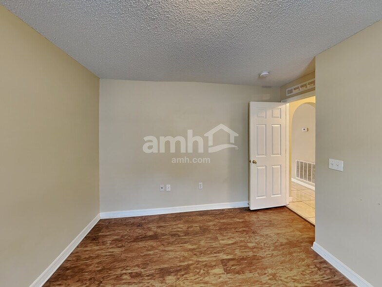 Building Photo - 11414 Ivy Flower Loop