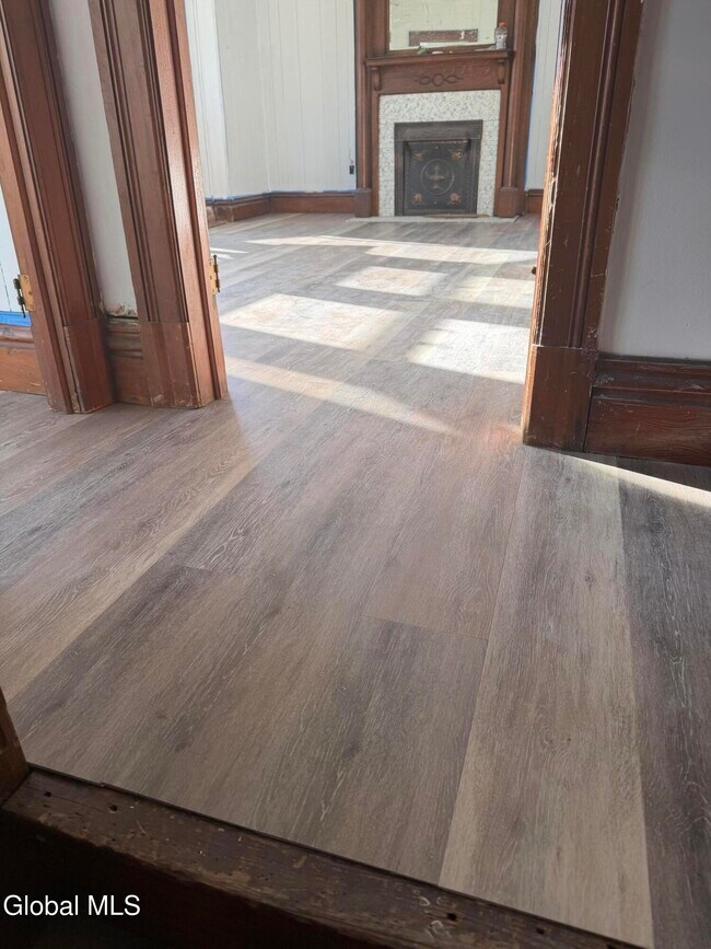 Building Photo - 850 Peoples Ave