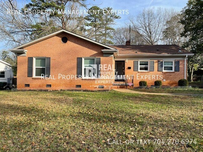 Building Photo - 3930 Carlyle Dr